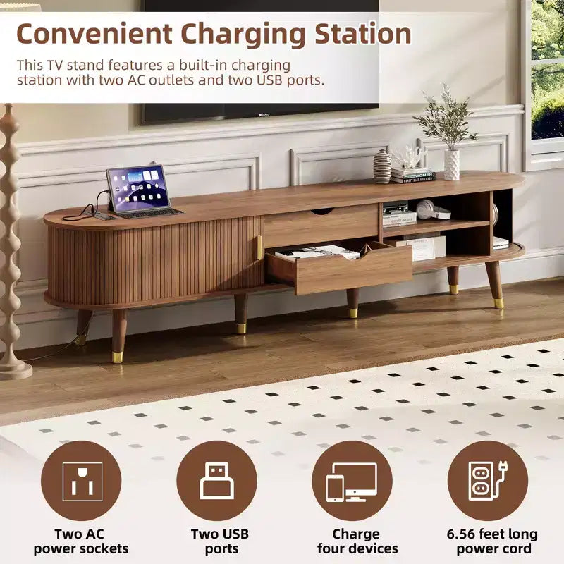 Meuble TV ovale cannelé en bois avec station de recharge pour téléviseurs jusqu'à 80 pouces, console multimédia de style Mid-Century avec porte coulissante à tambour