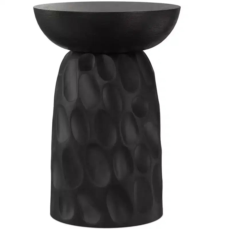 Table d'appoint contemporaine Willis de 13 pouces de large en manguier massif avec biseau en V, noire, assemblée