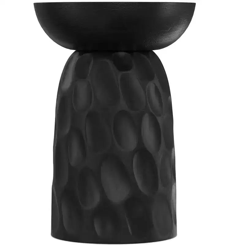 Table d'appoint contemporaine Willis de 13 pouces de large en manguier massif avec biseau en V, noire, assemblée