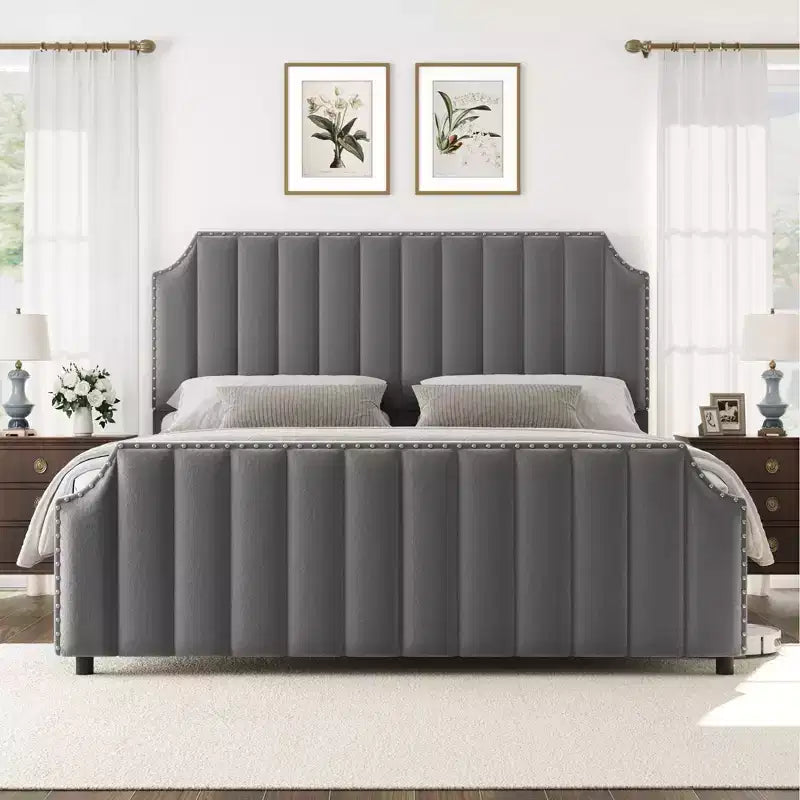 Cadre de lit plateforme California King Size avec tête de lit de 50,2 po de haut, lit tapissé de velours avec tête et pied de lit touffetés à canaux verticaux